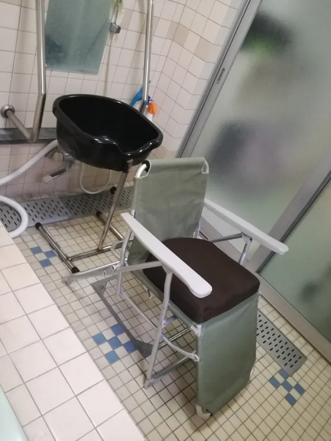 浴室に設置した移動式のシャンプー台